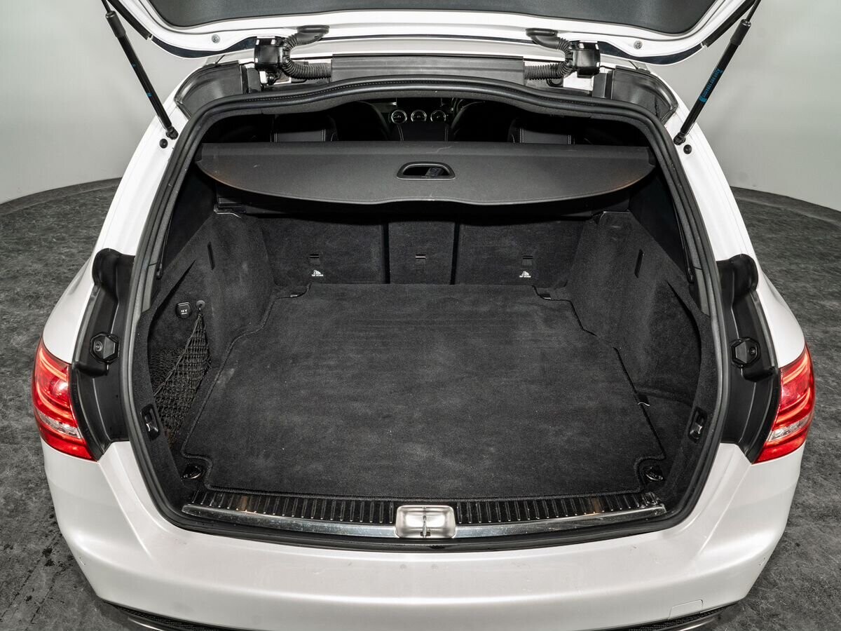 Mercedes-Benz C-Class 2017 - фото автомобиля