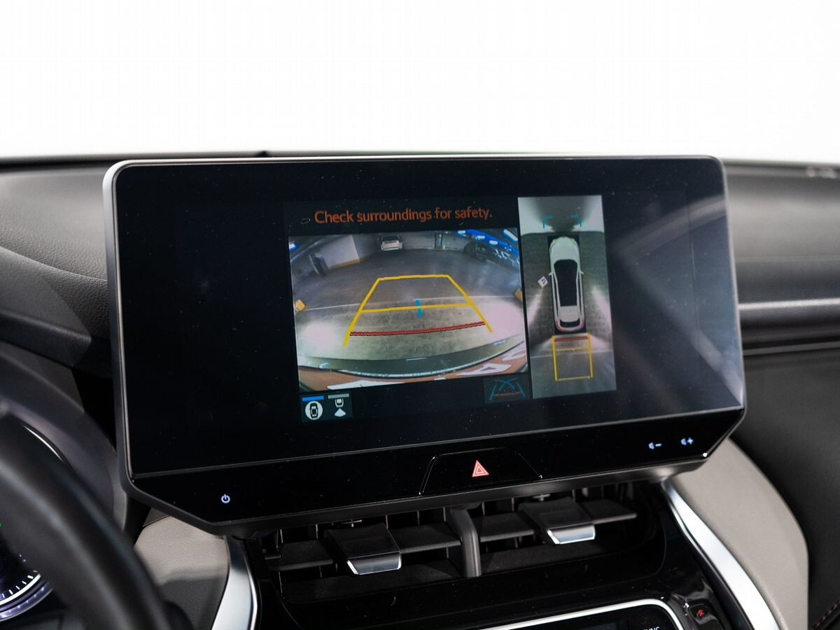 Toyota Harrier 2022 - фото автомобиля