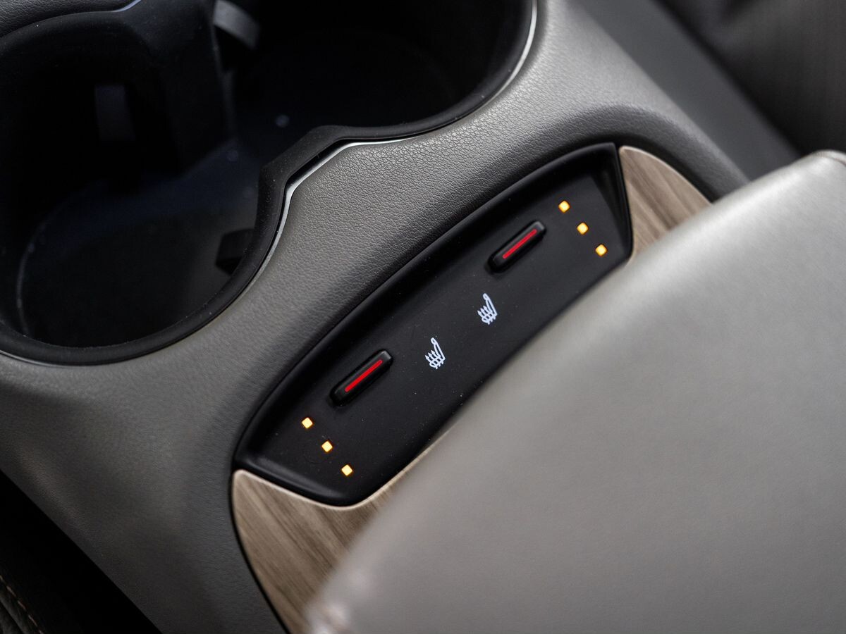 Toyota Harrier 2022 - фото автомобиля