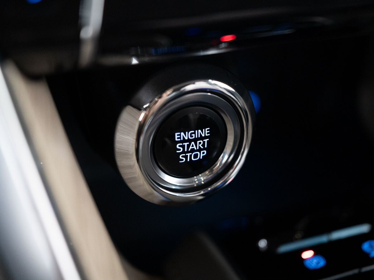 Toyota Harrier 2022 - фото автомобиля