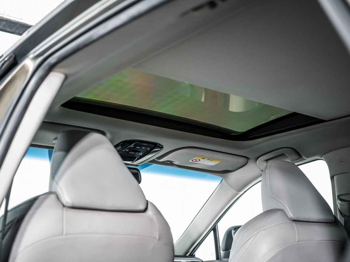 Toyota Harrier 2022 - фото автомобиля