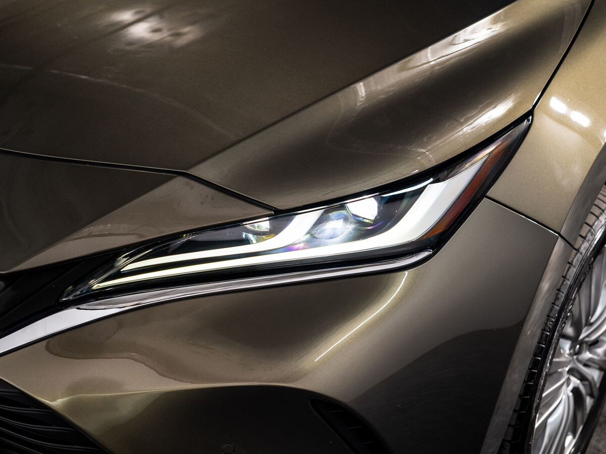 Toyota Harrier 2022 - фото автомобиля