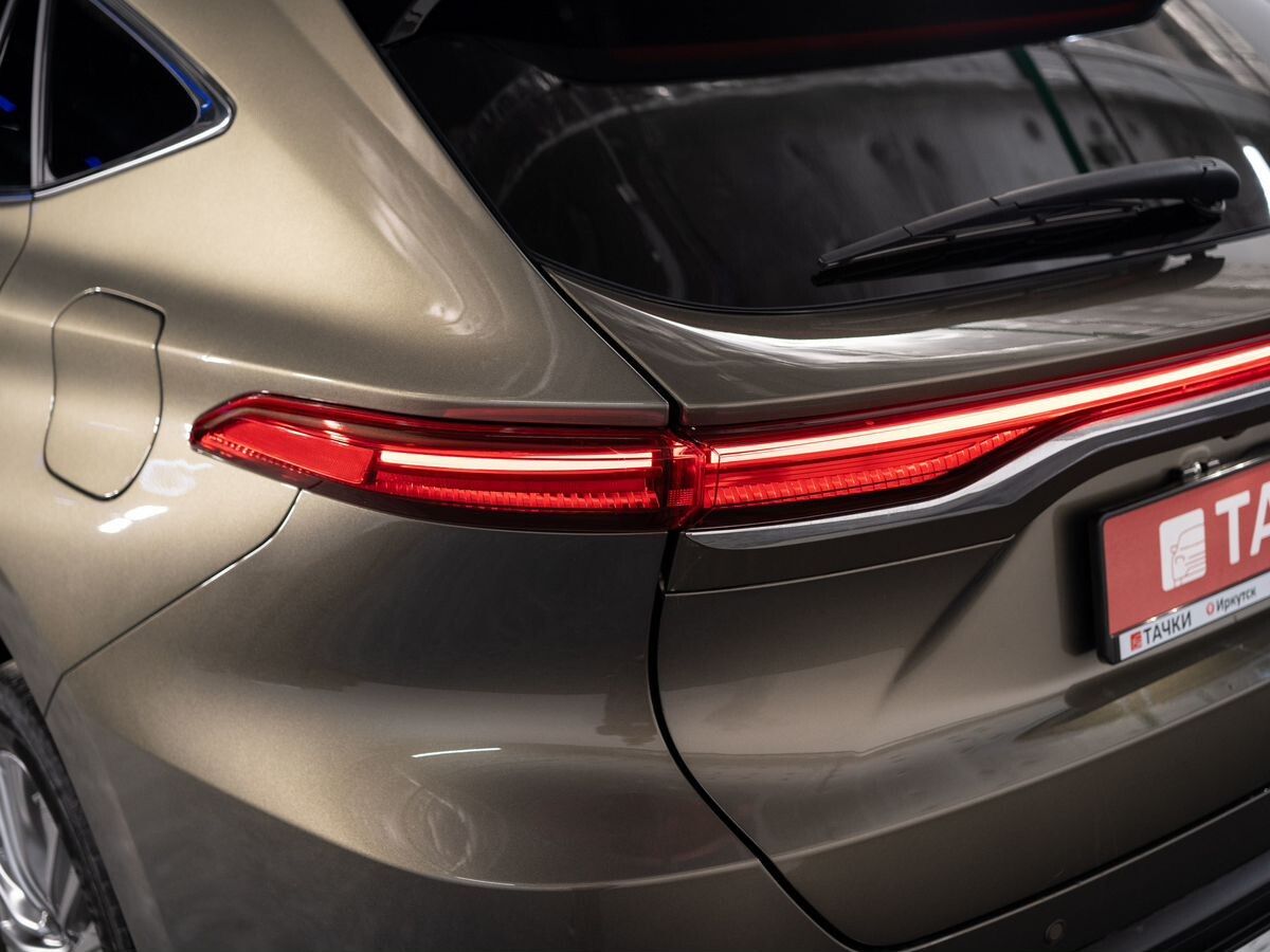 Toyota Harrier 2022 - фото автомобиля