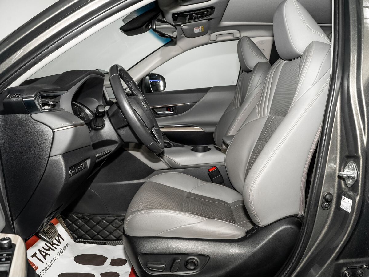 Toyota Harrier 2022 - фото автомобиля