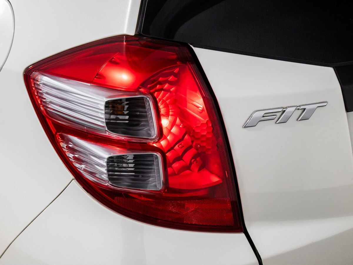 Honda Fit 2009 - фото автомобиля