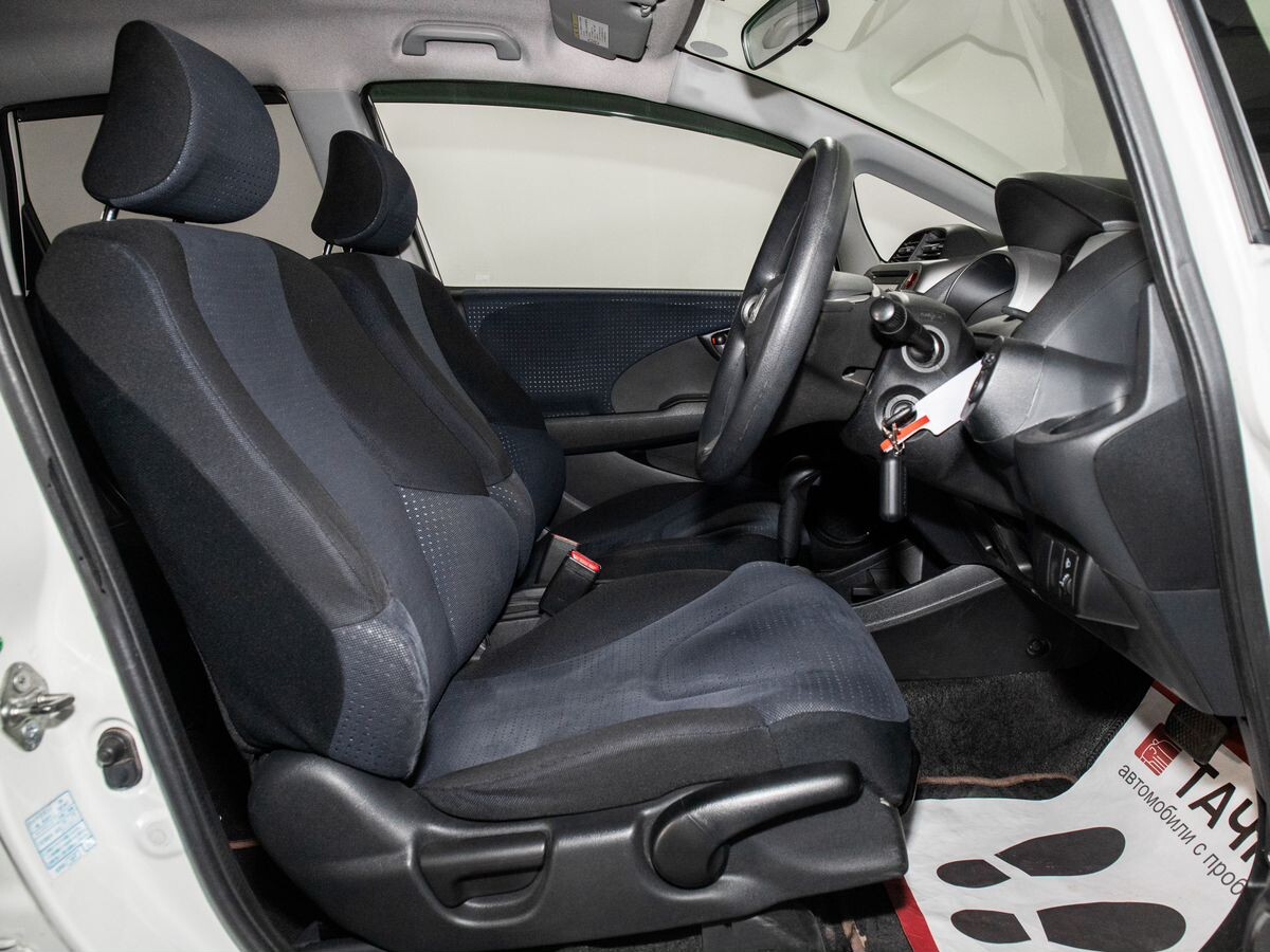 Honda Fit 2009 - фото автомобиля