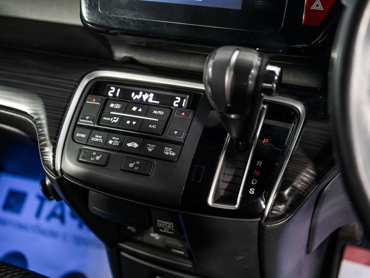 Honda Stepwgn 2015 - фото автомобиля