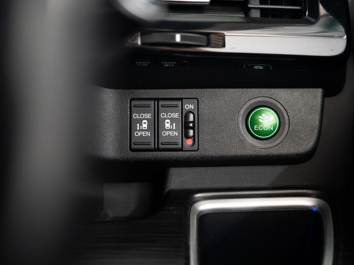 Honda Stepwgn 2015 - фото автомобиля