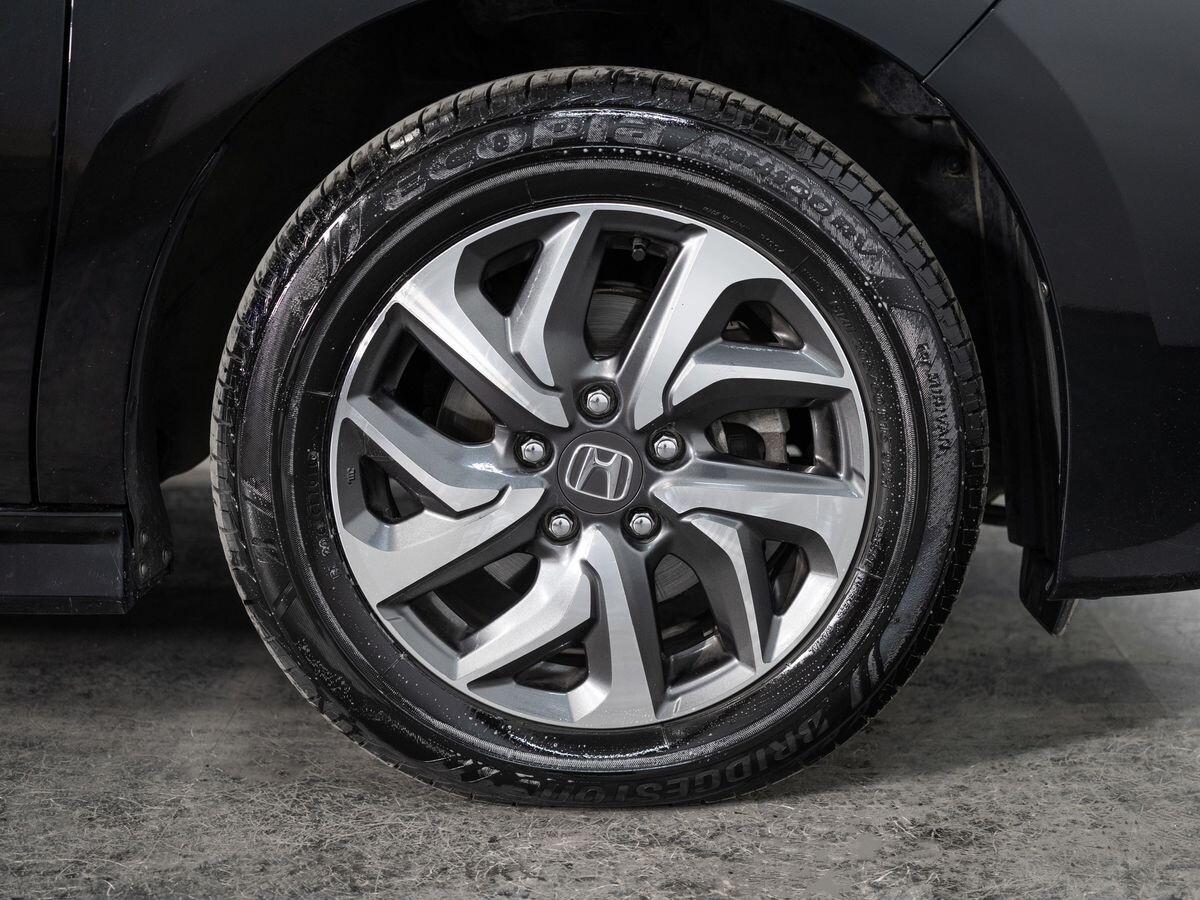 Honda Stepwgn 2015 - фото автомобиля