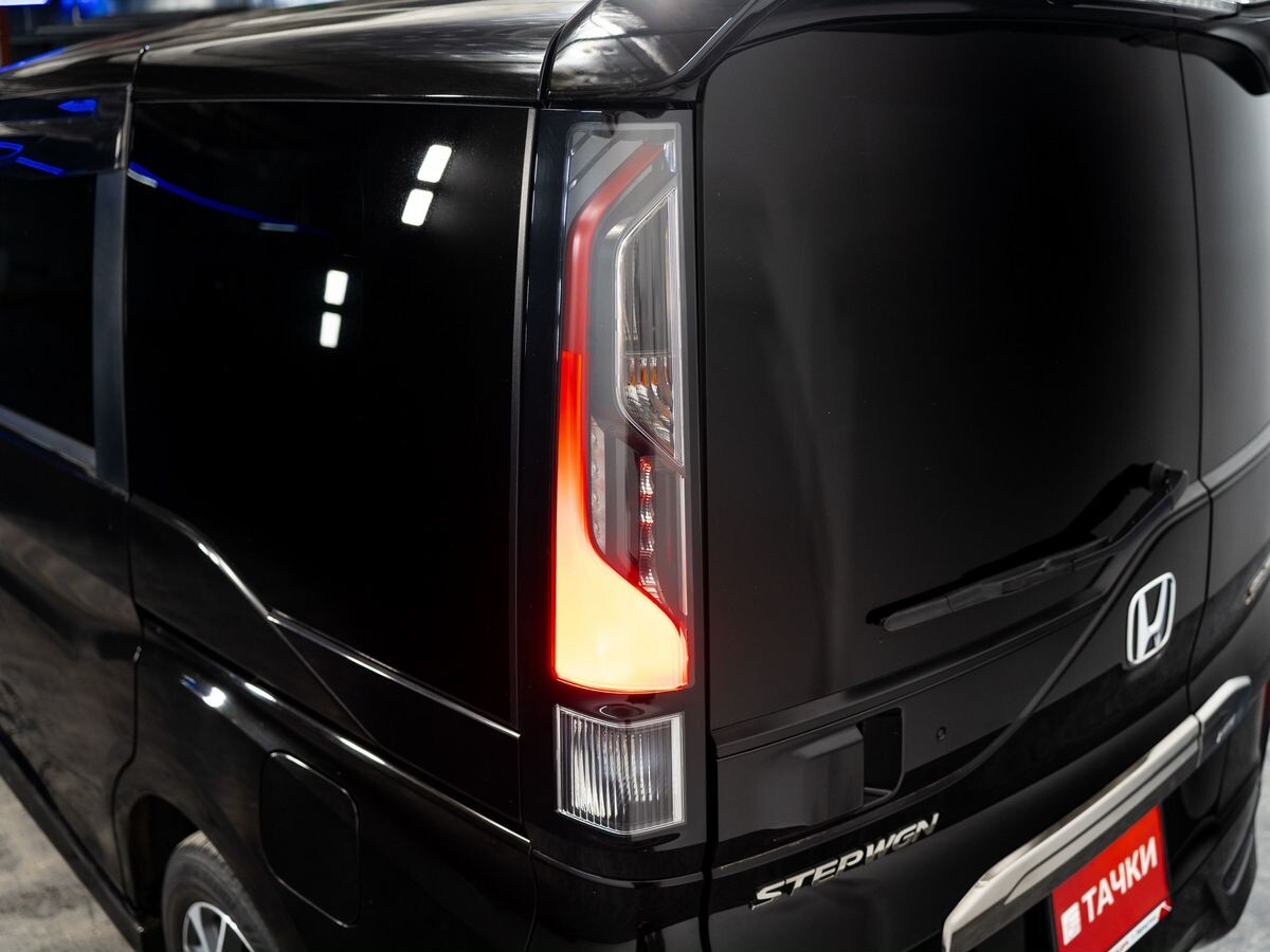 Honda Stepwgn 2015 - фото автомобиля