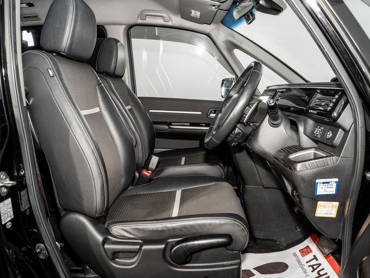 Honda Stepwgn 2015 - фото автомобиля