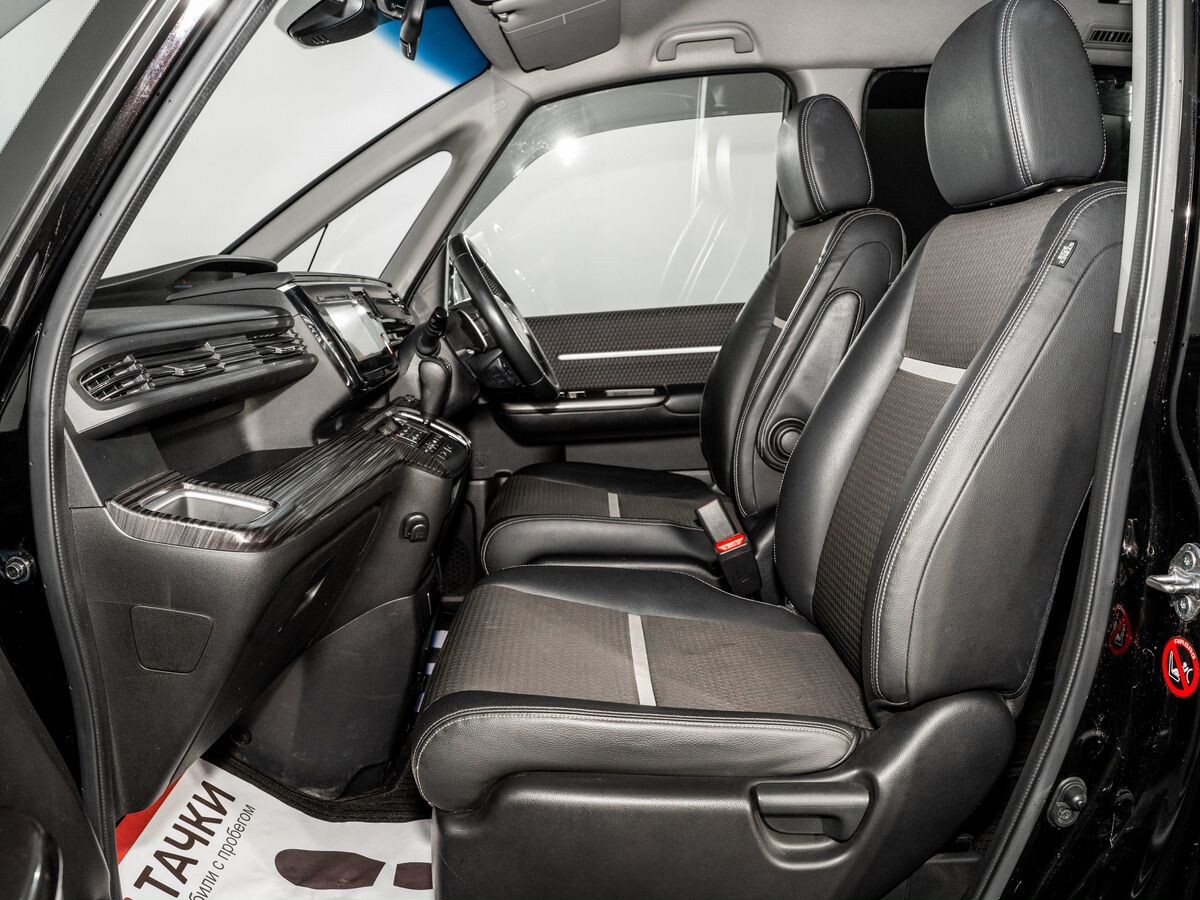 Honda Stepwgn 2015 - фото автомобиля