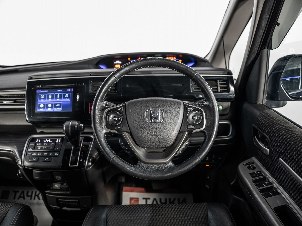 Honda Stepwgn 2015 - фото автомобиля
