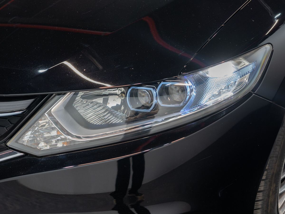 Honda Jade 2015 - фото автомобиля