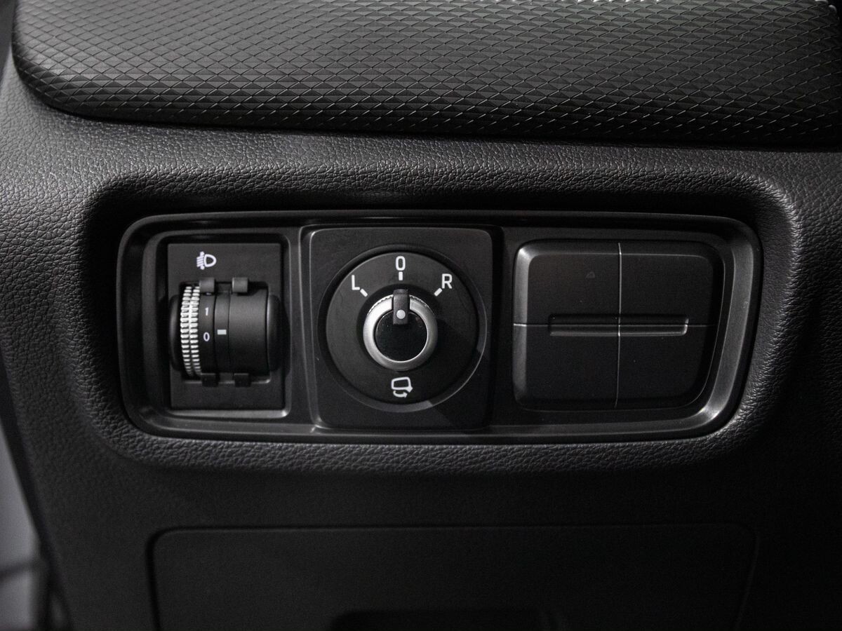 JAC J7 2023 - фото автомобиля