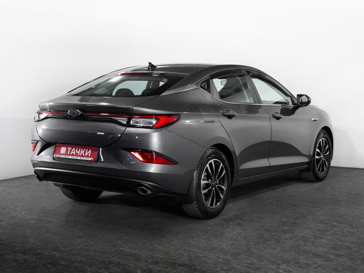 JAC J7 2023 - фото автомобиля