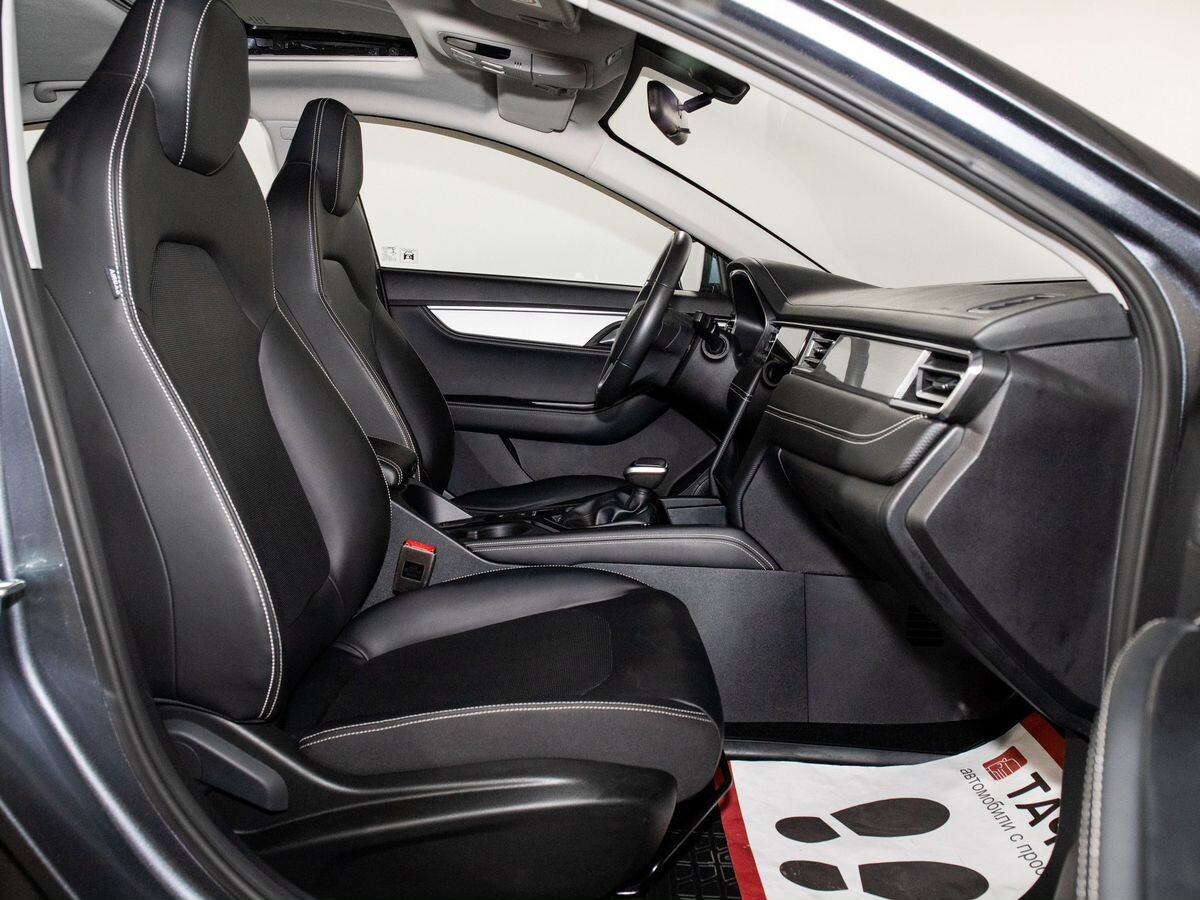 JAC J7 2023 - фото автомобиля