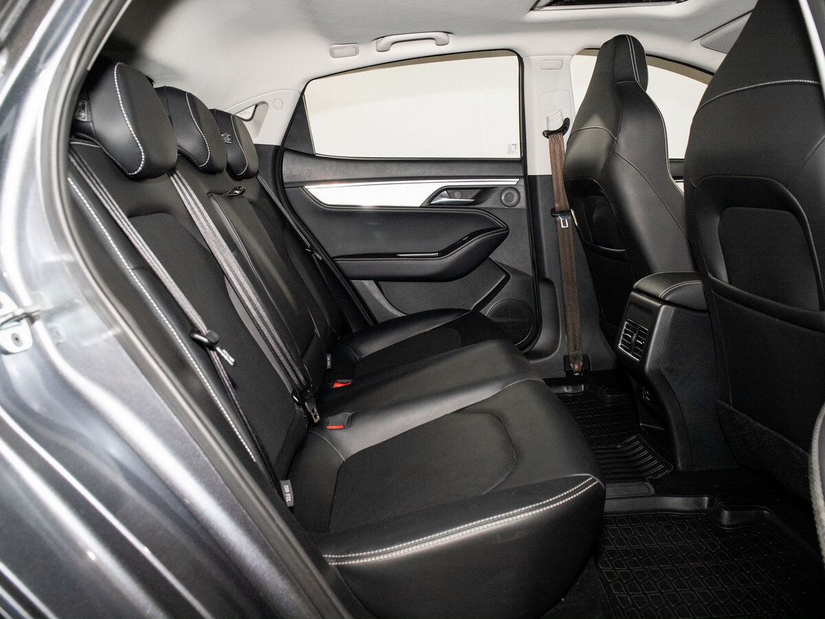 JAC J7 2023 - фото автомобиля