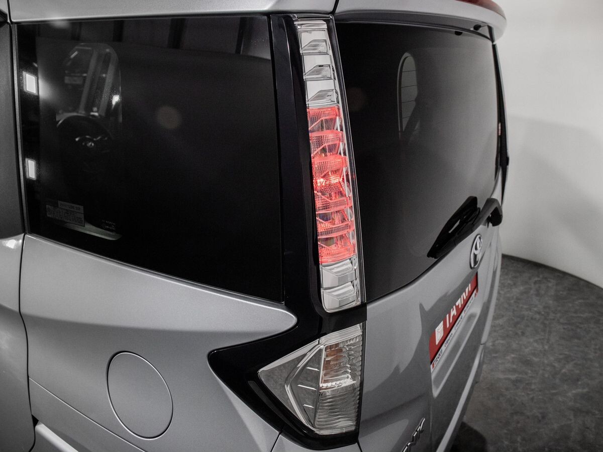 Toyota Tank 2017 - фото автомобиля