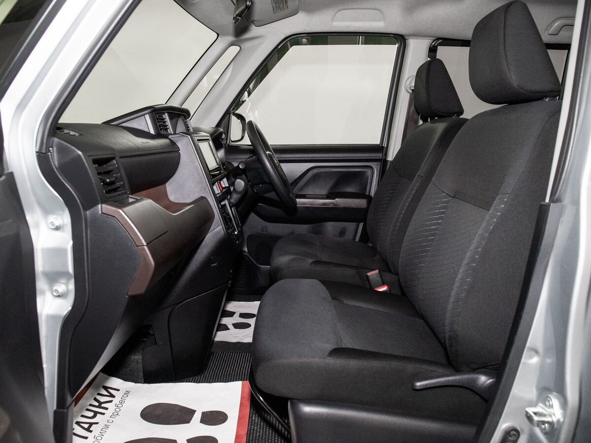 Toyota Tank 2017 - фото автомобиля