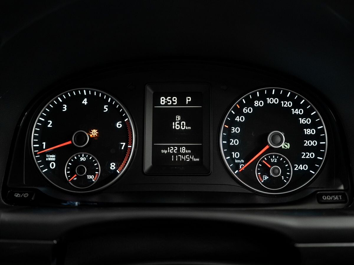 Volkswagen Touran 2012 - фото автомобиля