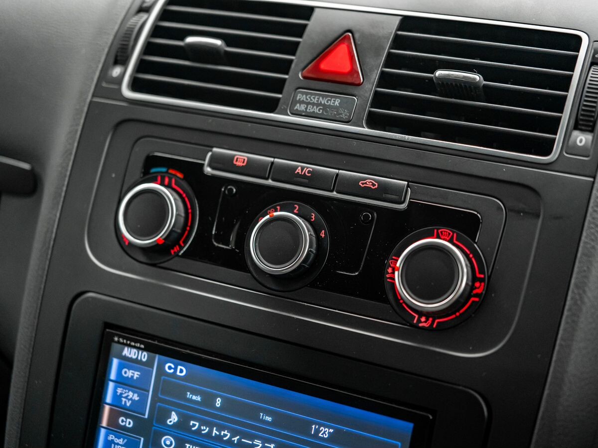 Volkswagen Touran 2012 - фото автомобиля