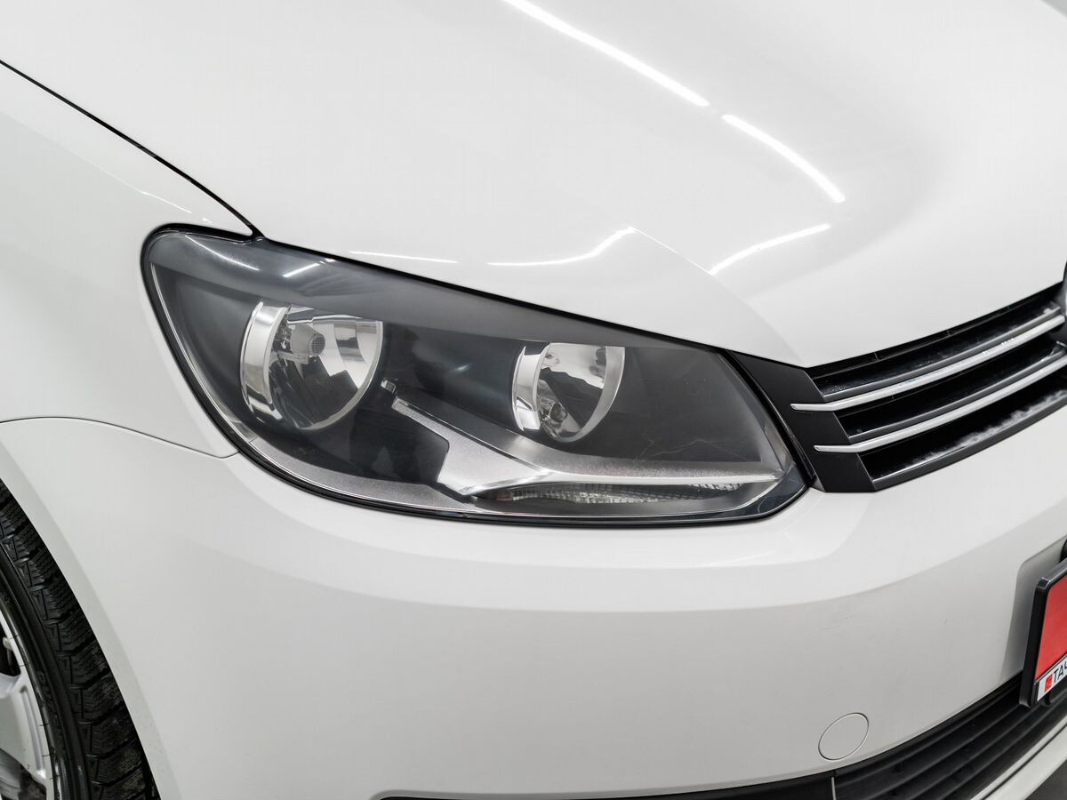 Volkswagen Touran 2012 - фото автомобиля