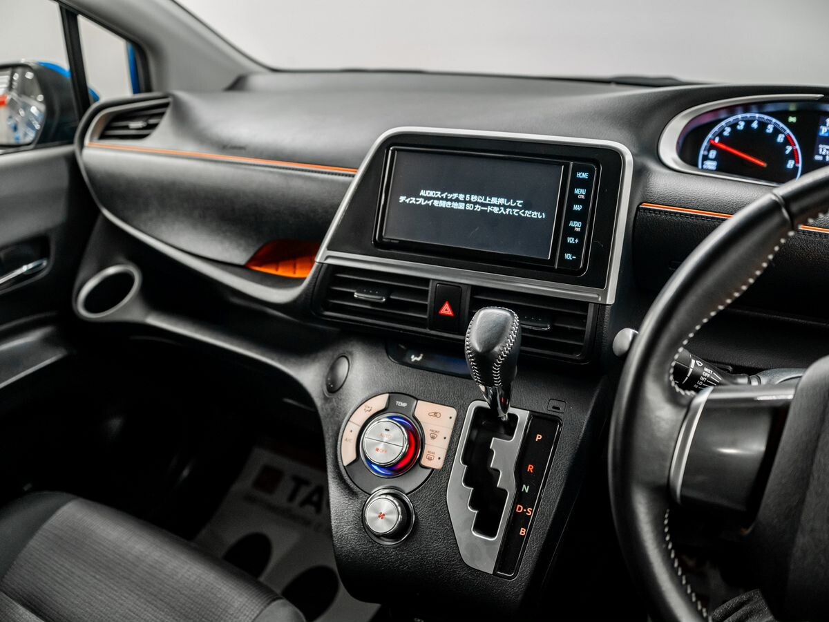 Toyota Sienta 2019 - фото автомобиля