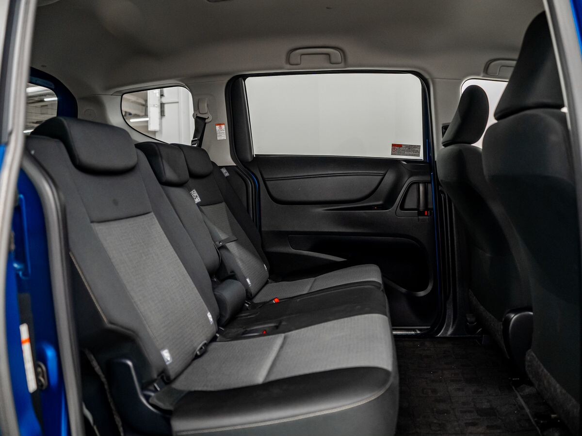 Toyota Sienta 2019 - фото автомобиля