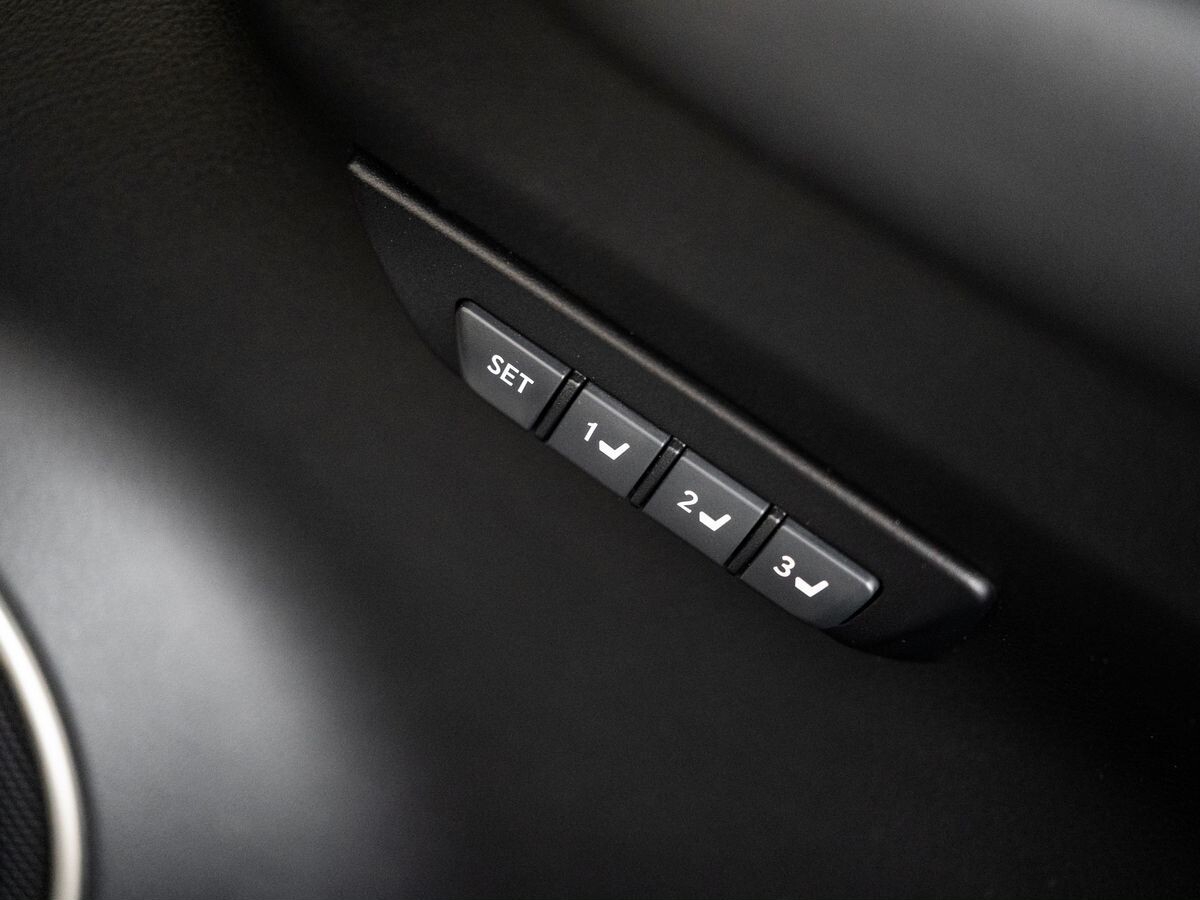 Lexus NX300 2019 - фото автомобиля