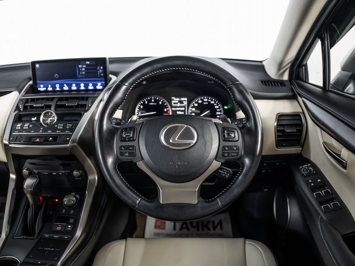 Lexus NX300 2019 - фото автомобиля