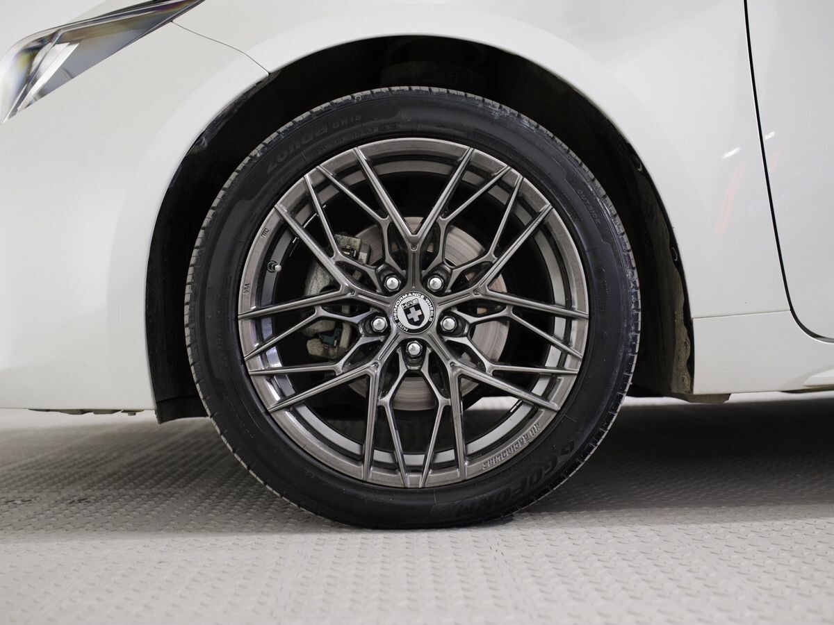 Toyota Corolla 2019 - фото автомобиля