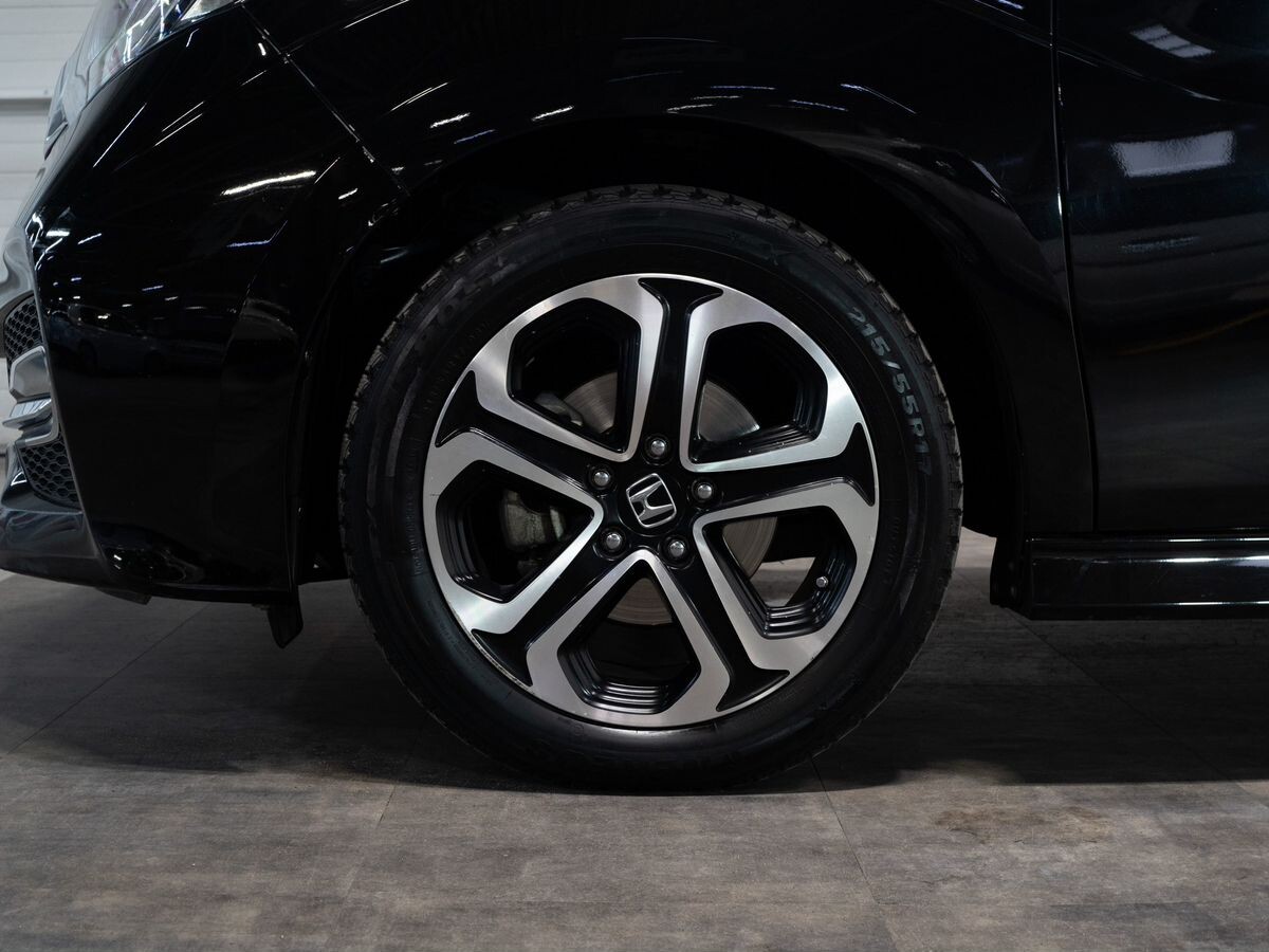 Honda Stepwgn 2015 - фото автомобиля