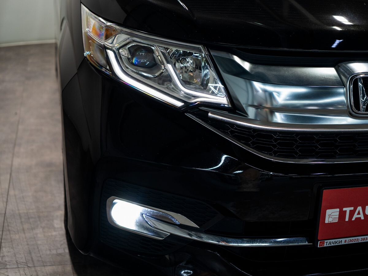 Honda Stepwgn 2015 - фото автомобиля