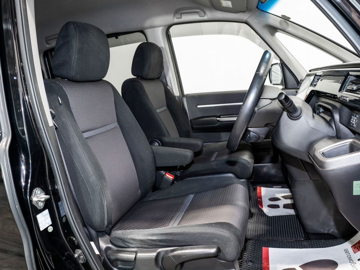 Honda Stepwgn 2015 - фото автомобиля