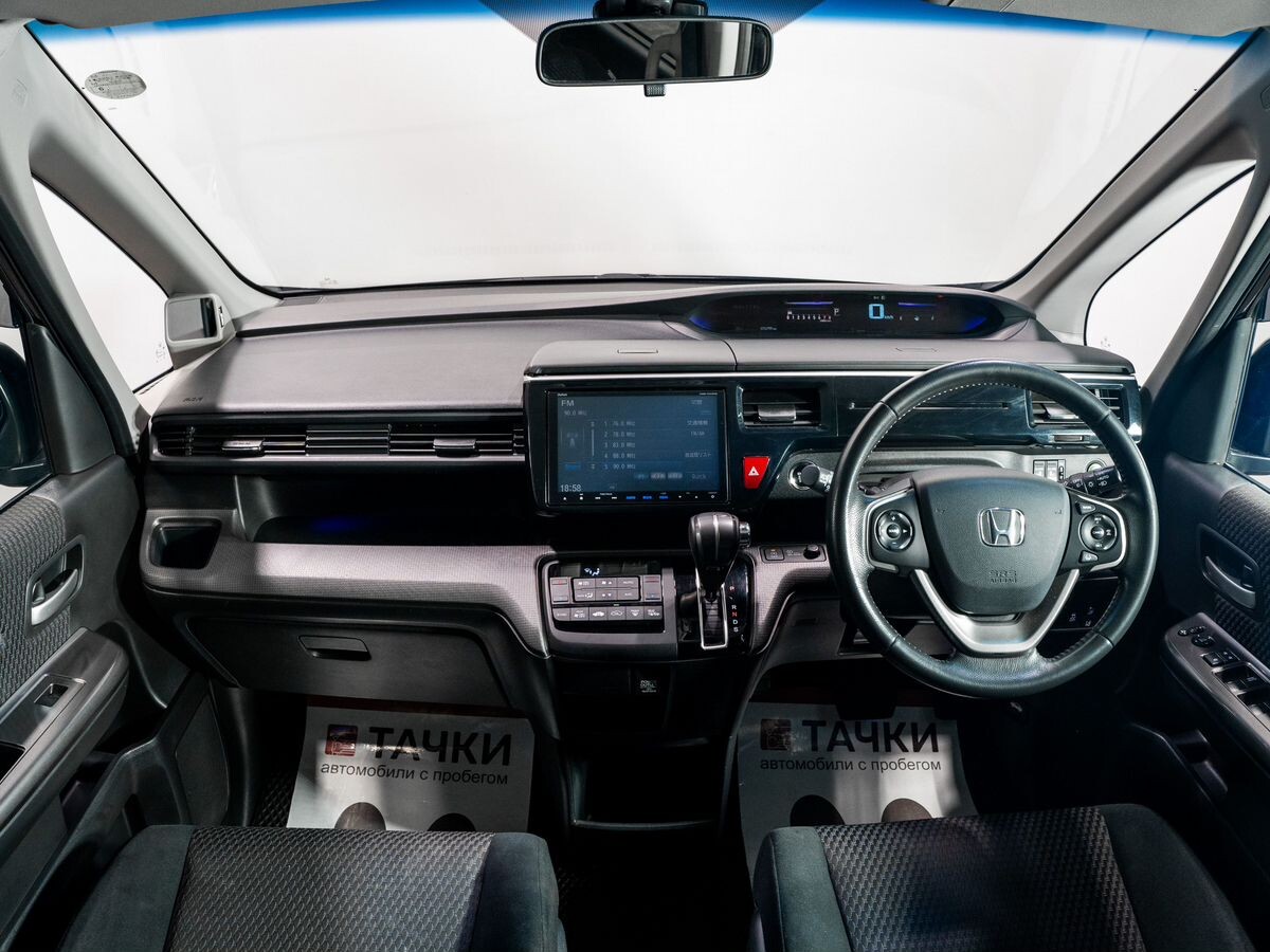 Honda Stepwgn 2015 - фото автомобиля