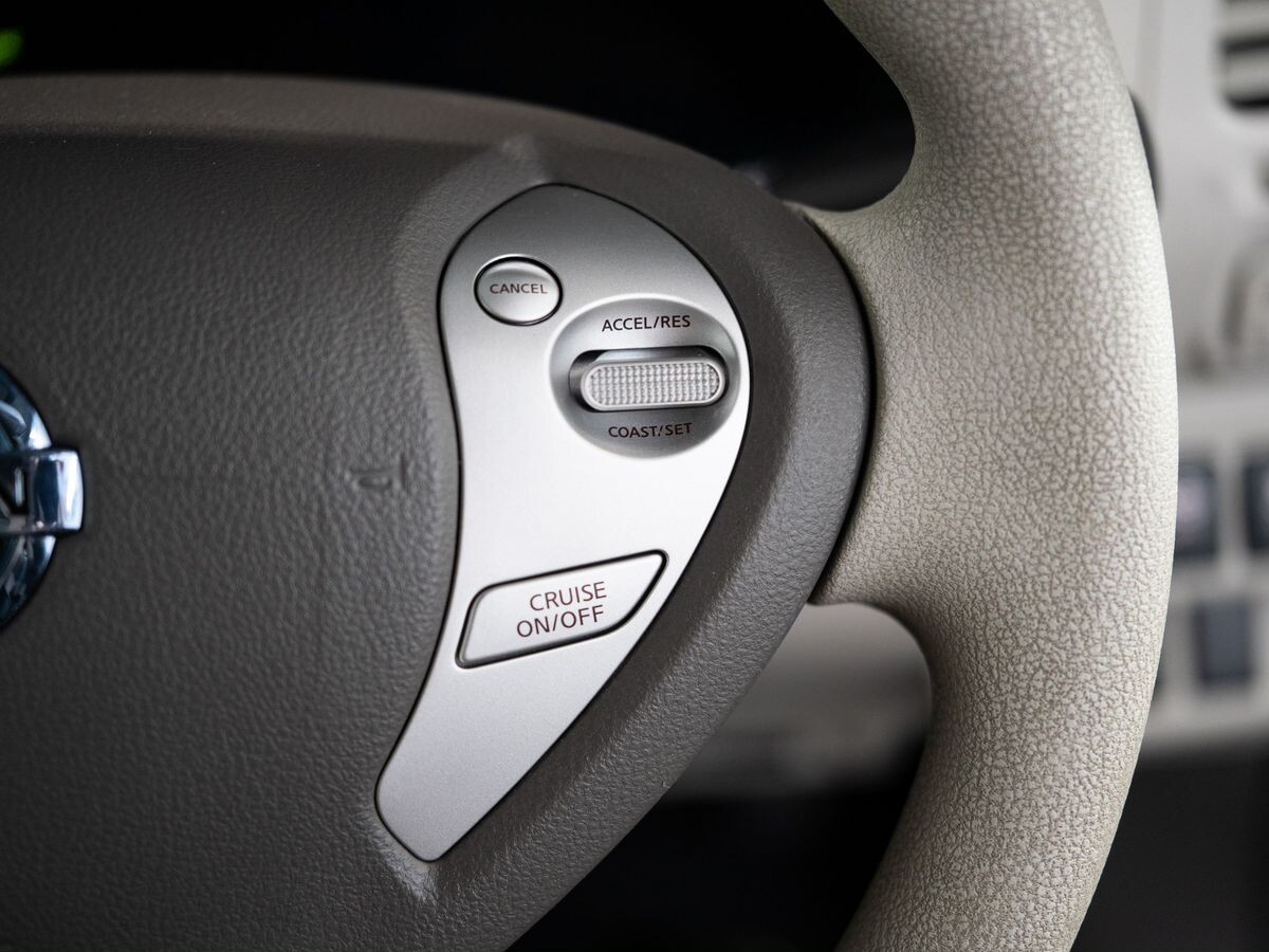 Nissan Leaf 2011 - фото автомобиля