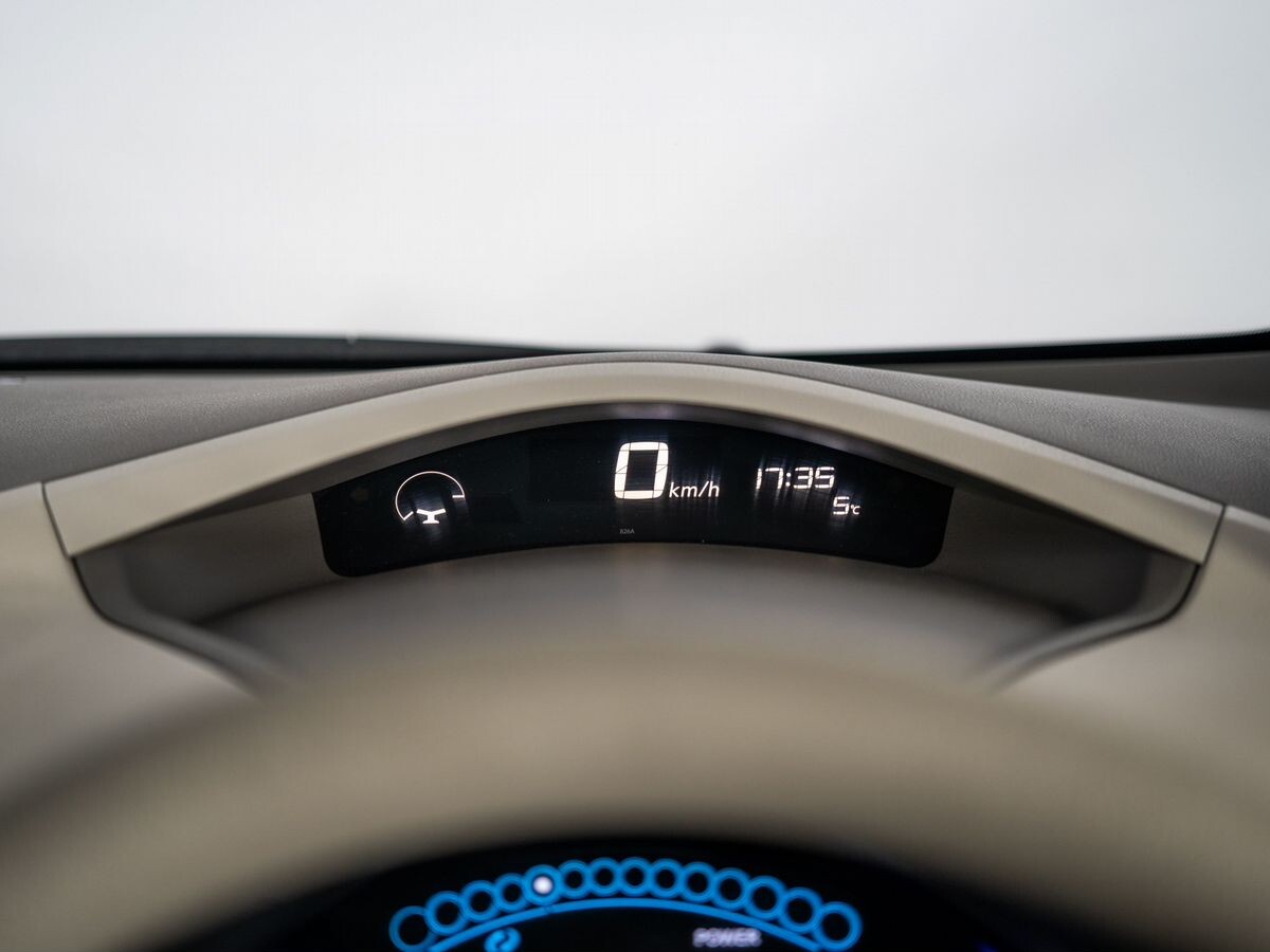 Nissan Leaf 2011 - фото автомобиля