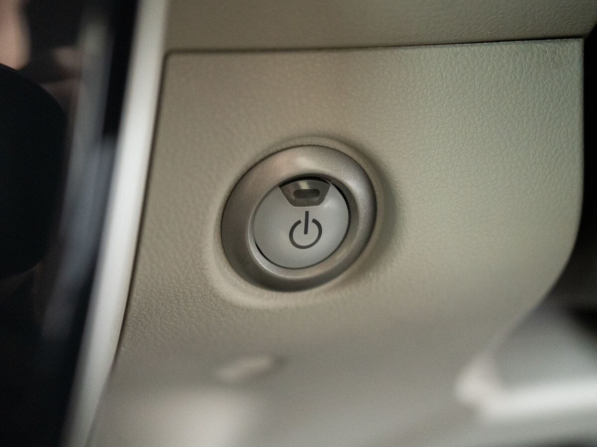 Nissan Leaf 2011 - фото автомобиля