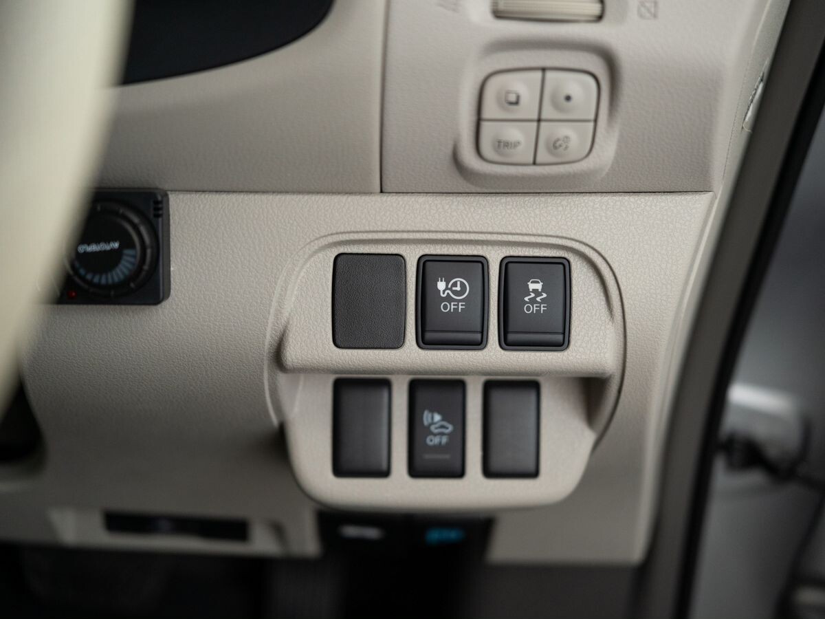 Nissan Leaf 2011 - фото автомобиля