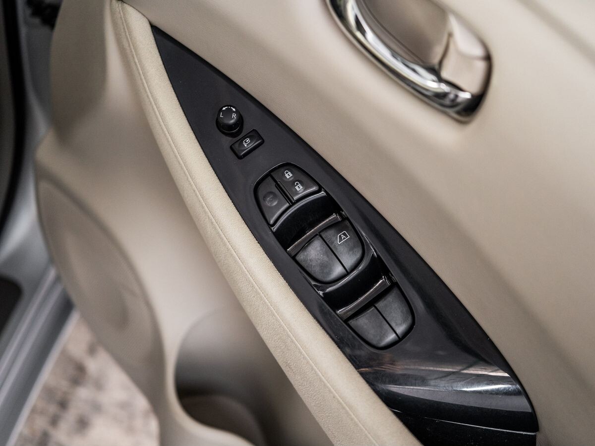 Nissan Leaf 2011 - фото автомобиля