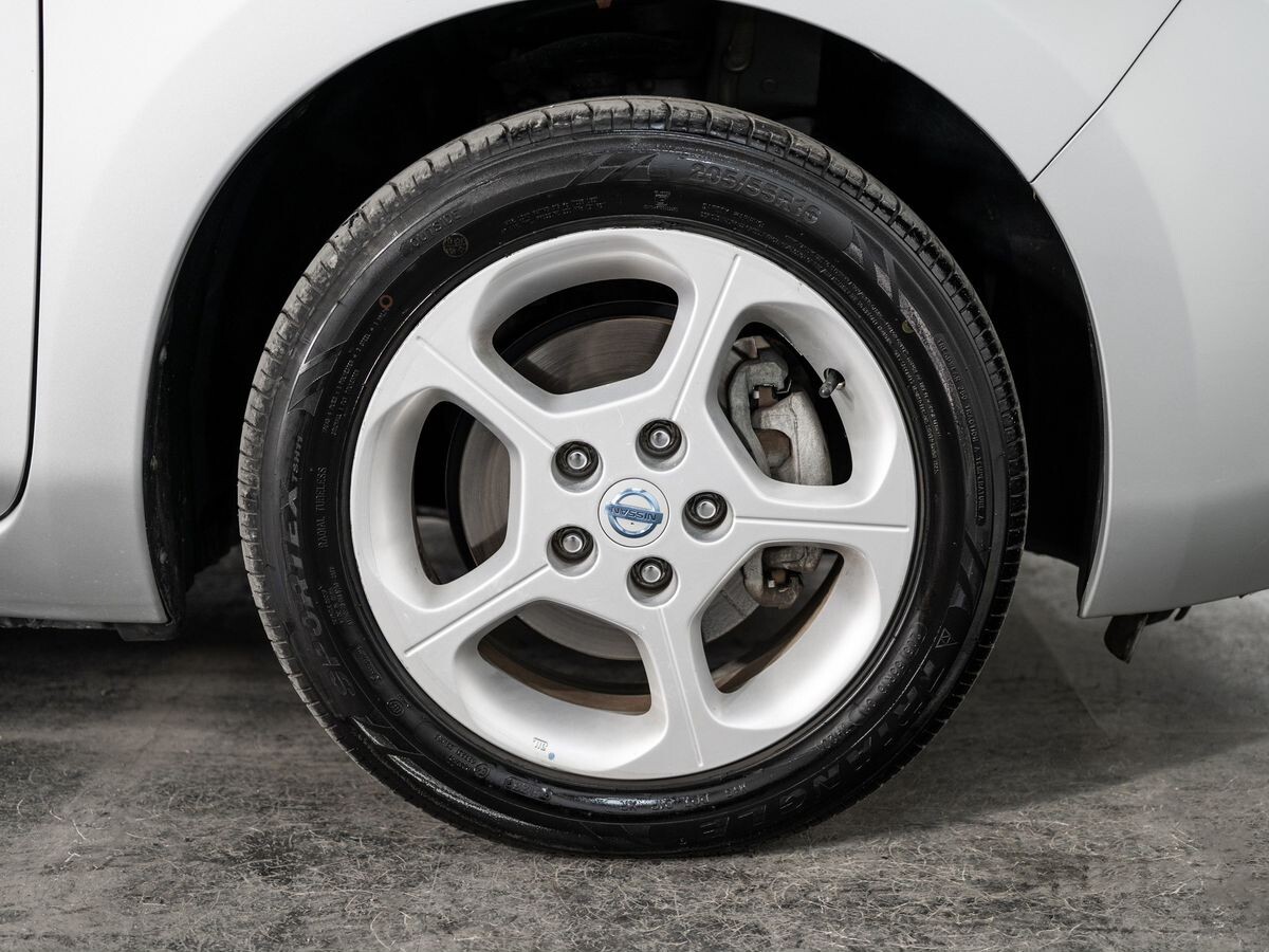 Nissan Leaf 2011 - фото автомобиля