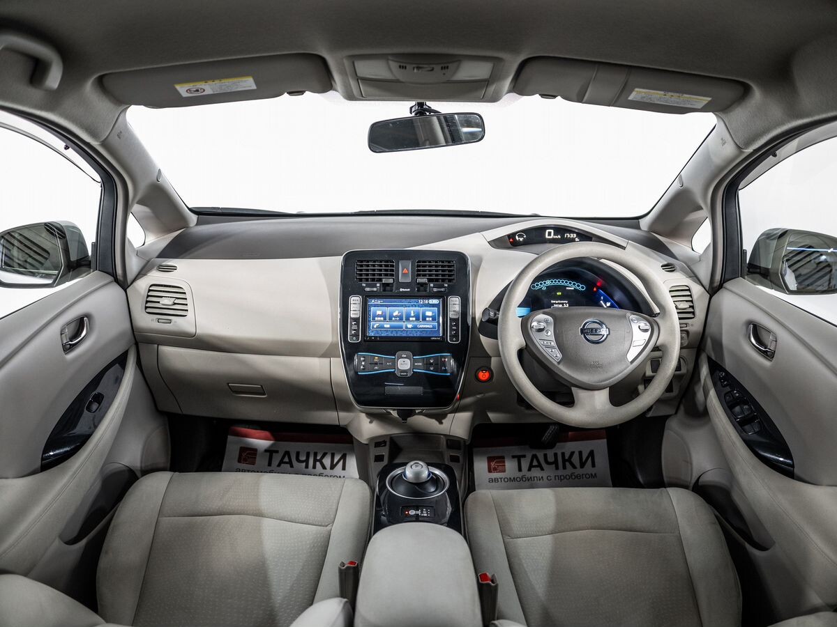 Nissan Leaf 2011 - фото автомобиля
