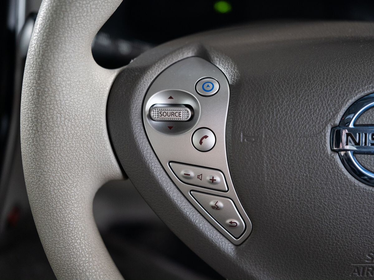 Nissan Leaf 2011 - фото автомобиля
