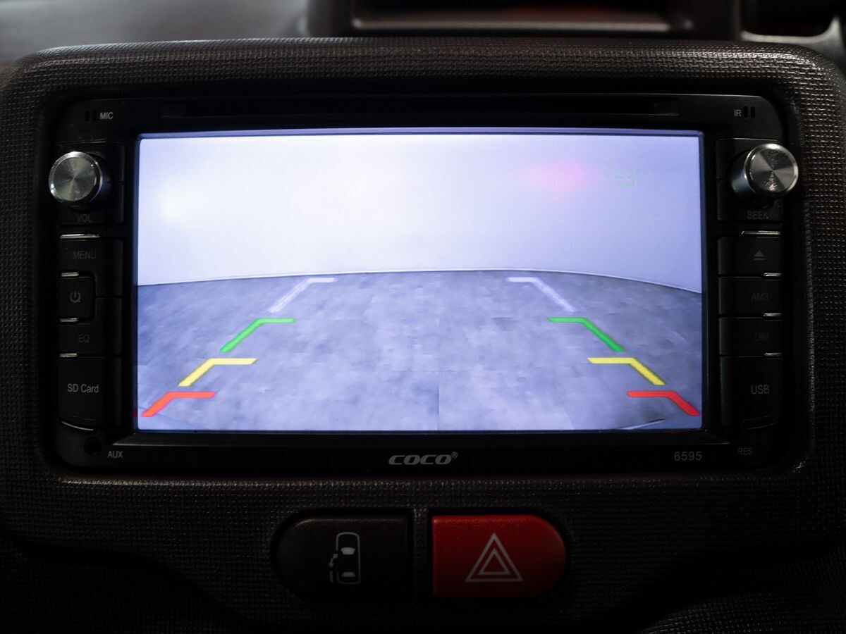 Toyota Spade 2014 - фото автомобиля