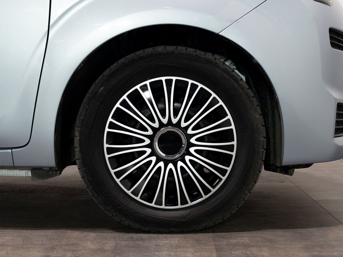 Toyota Spade 2014 - фото автомобиля