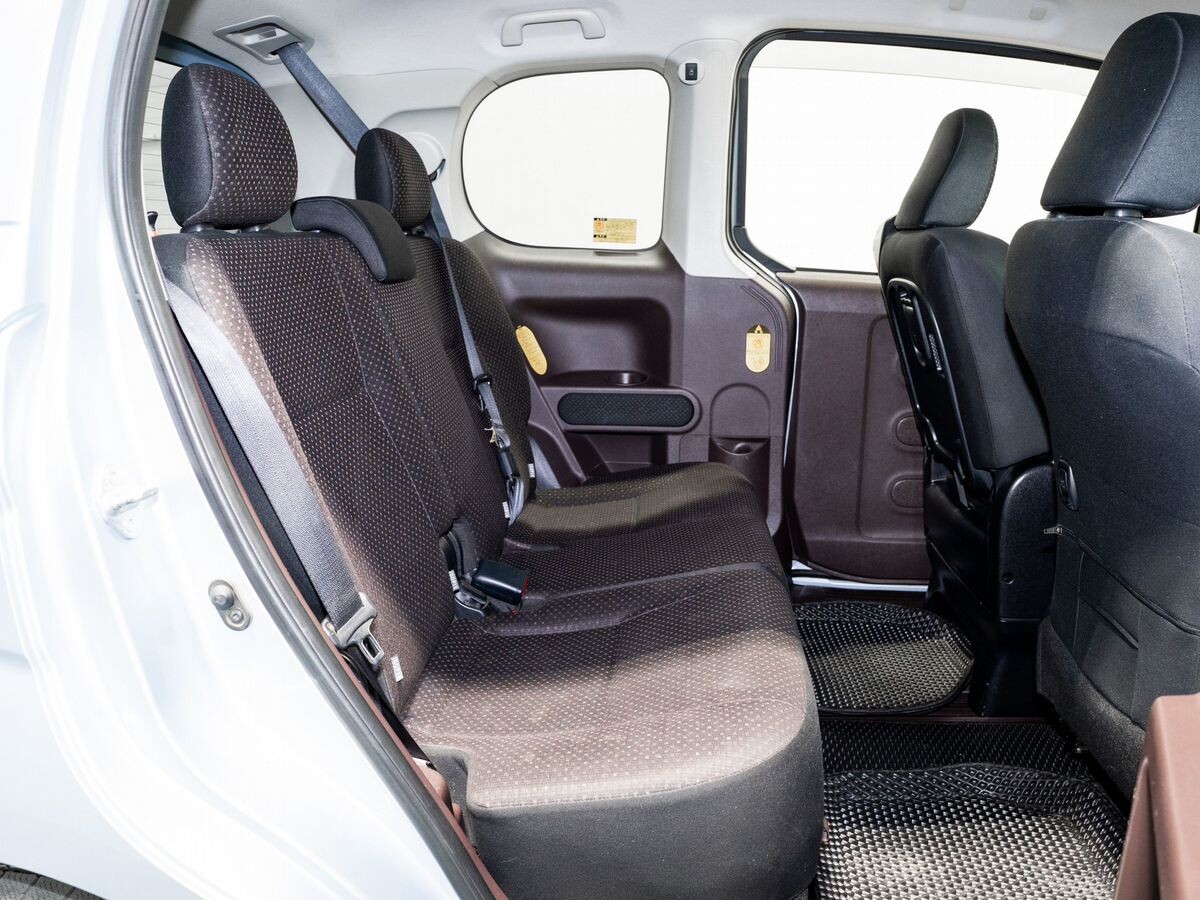 Toyota Spade 2014 - фото автомобиля