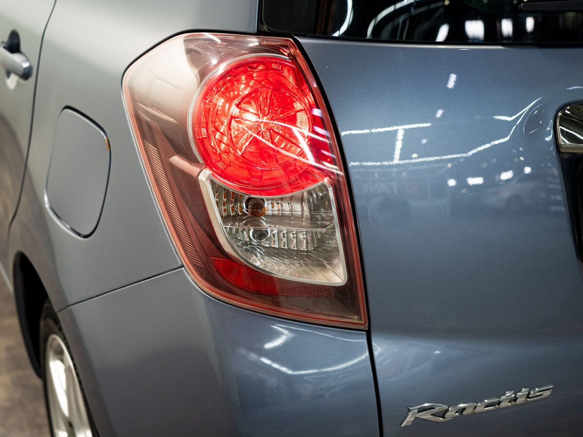 Toyota Ractis 2008 - фото автомобиля