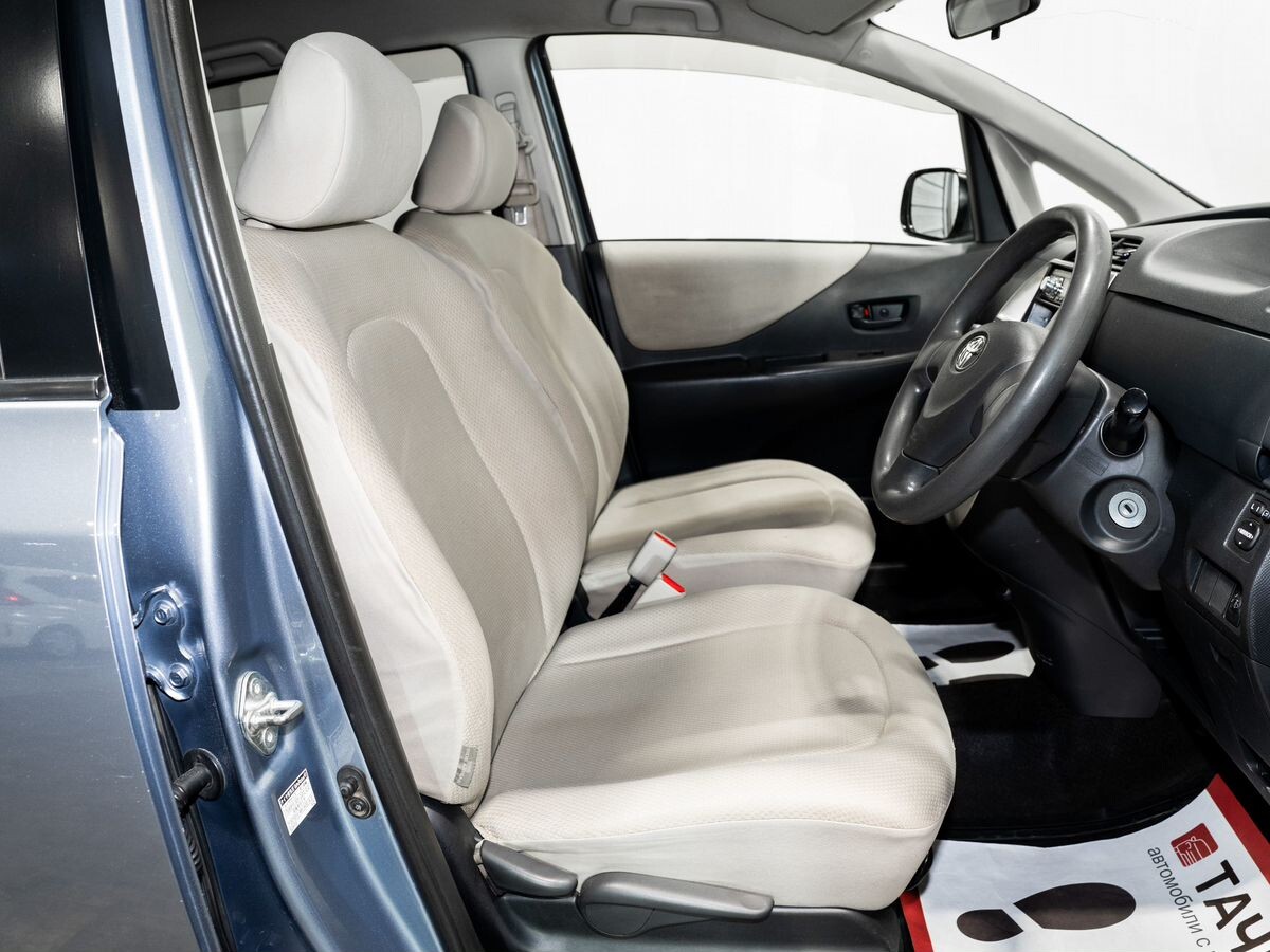 Toyota Ractis 2008 - фото автомобиля