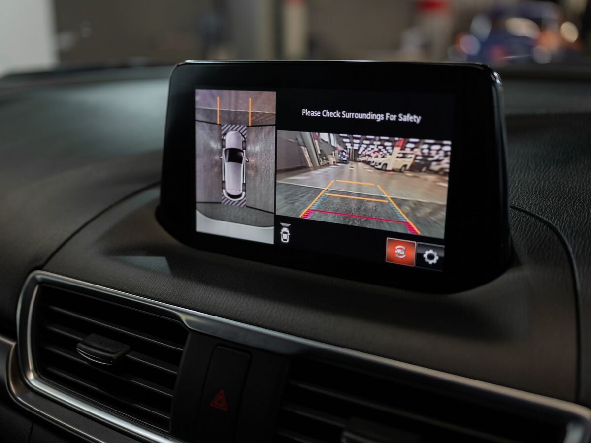 Mazda Axela 2017 - фото автомобиля